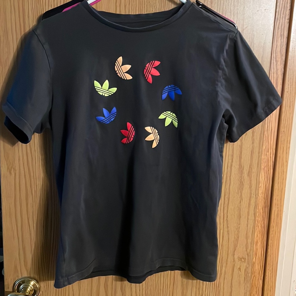 Adidas tshirt size XL